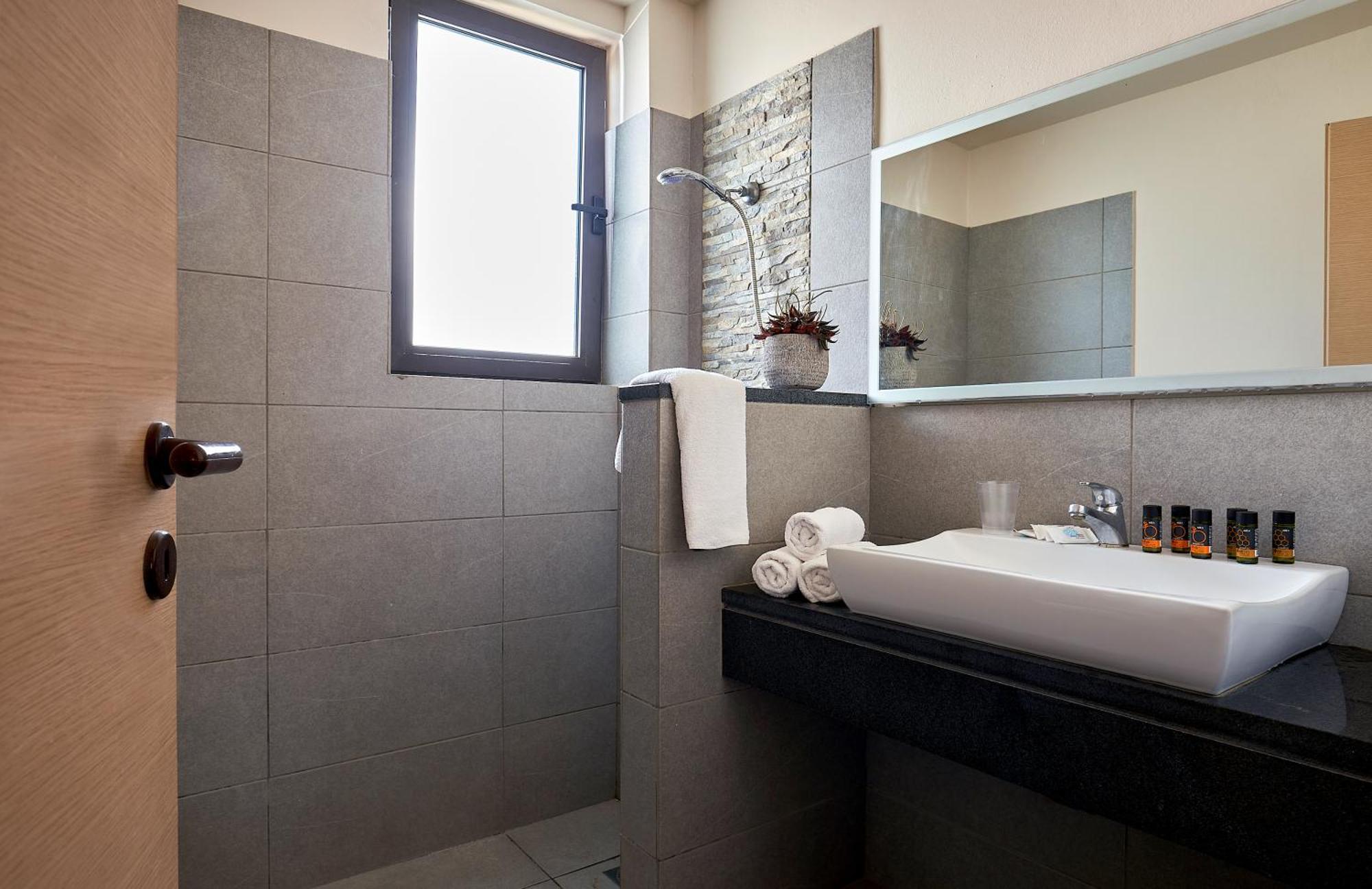 Creteco Hotel & Suites Gournes Gouvon ภายนอก รูปภาพ
